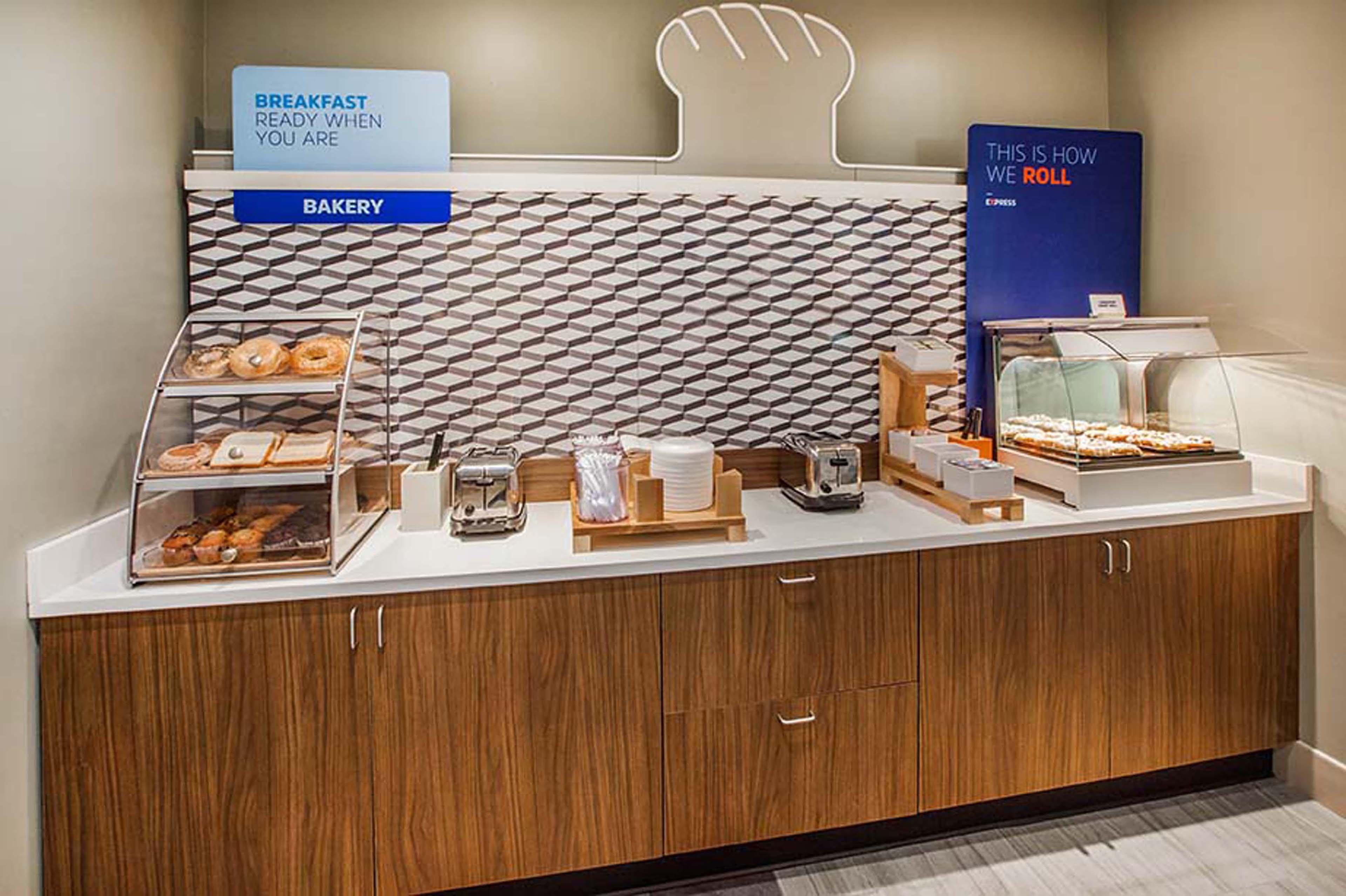 Holiday Inn Express Fredericksburg - Southpoint By Ihg Extérieur photo
