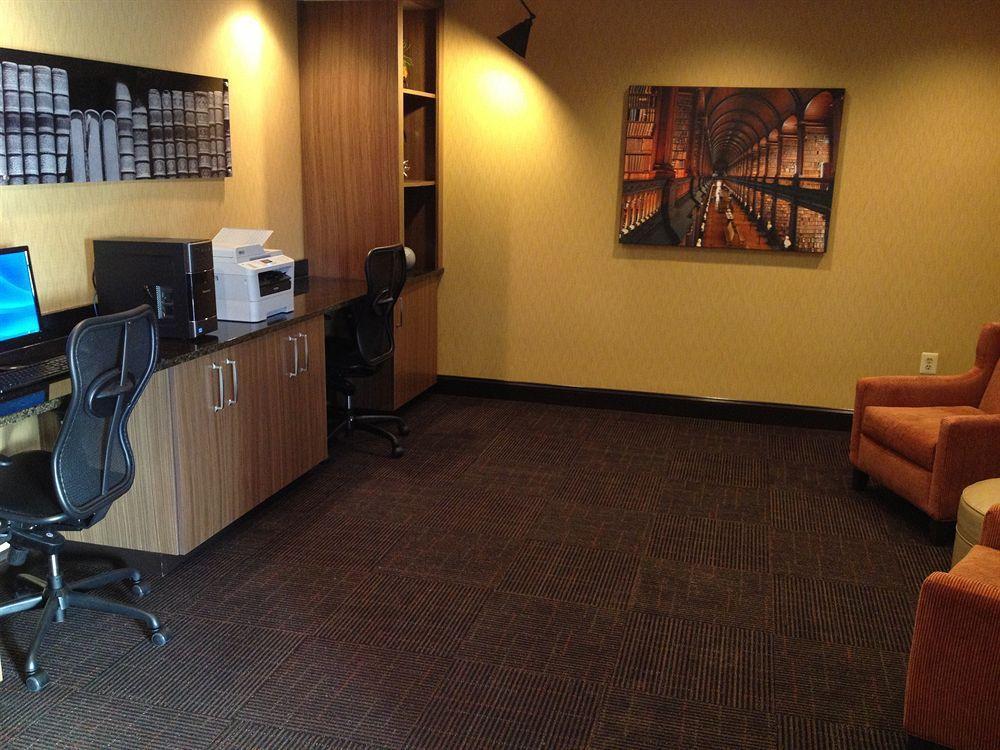 Holiday Inn Express Fredericksburg - Southpoint By Ihg Extérieur photo