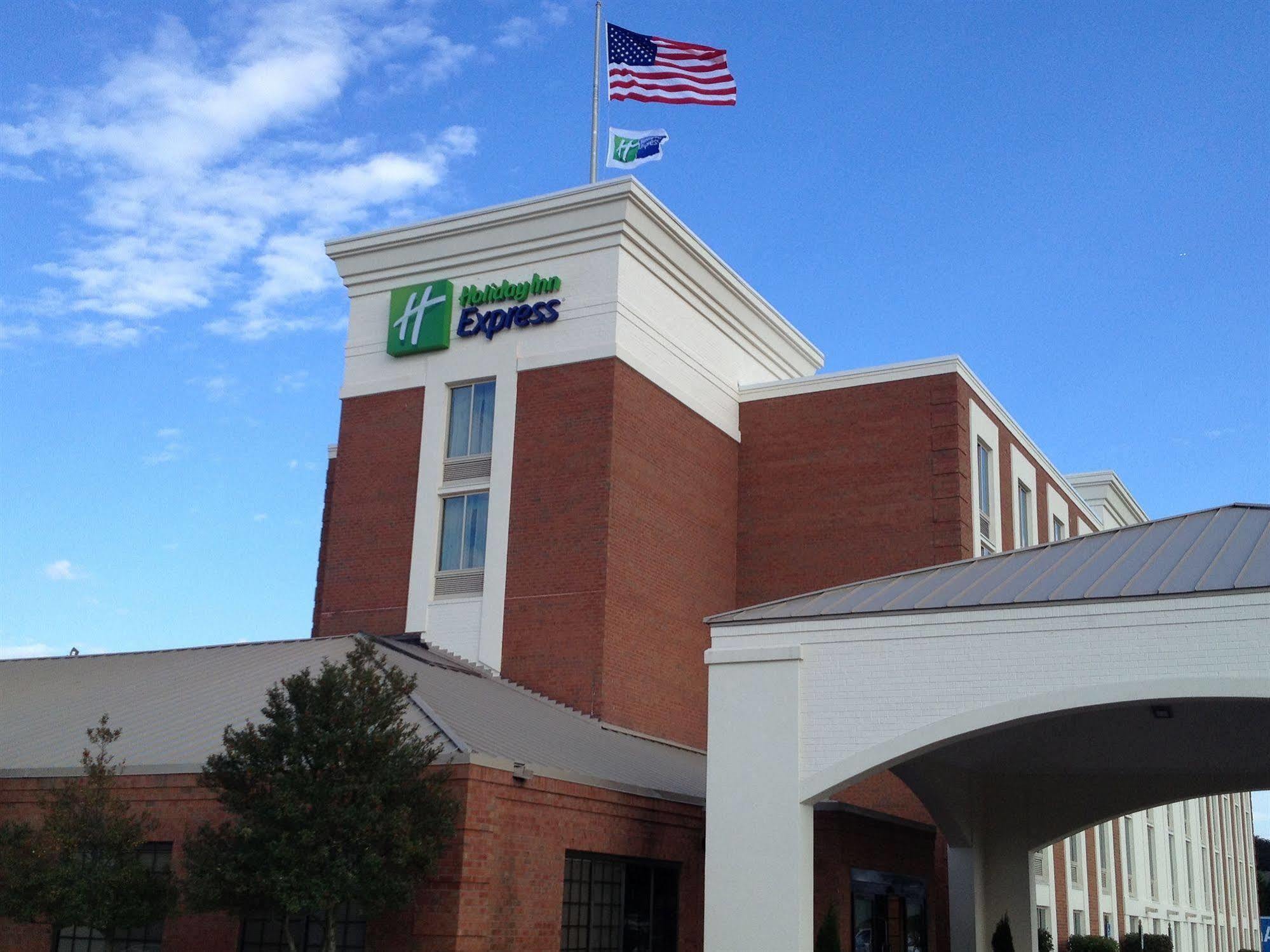 Holiday Inn Express Fredericksburg - Southpoint By Ihg Extérieur photo