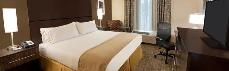 Holiday Inn Express Fredericksburg - Southpoint By Ihg Extérieur photo